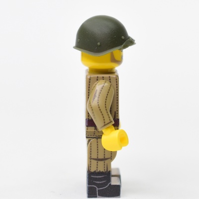 Шлем СШ-40 С РЕМЕШКОМ на козырьке. для фигурок лего