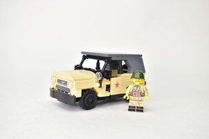 УАЗ-469 Бежевый из деталей LEGO с 1 минифигуркой