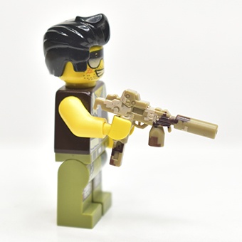 Пистолет-пулемет МР9 с глушителем. бежевый камуфляж