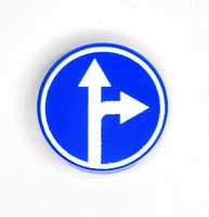 Tile 2 x 2 round дорожный знак направление движения прямо и направо