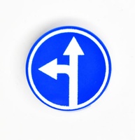 Tile 2 x 2 round дорожный знак направление движения прямо и налево