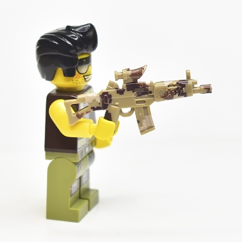 Пистолет-пулемет MP-5 с прицелом бежевый камуфляж