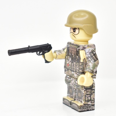 Пистолет ПБ для фигурок лего с глушителем.