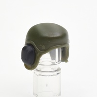 Шлем танкиста для фигурок лего из комплекта Ратник. Зеленый с черными наушниками